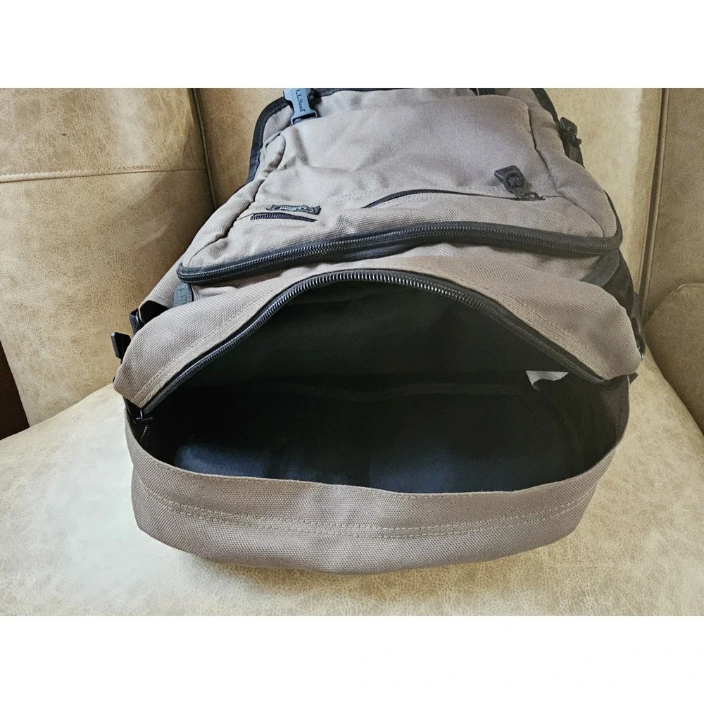 LL Bean Crossbody Canvas Campus Organizer Travel Bag Tan. Laptop Padded